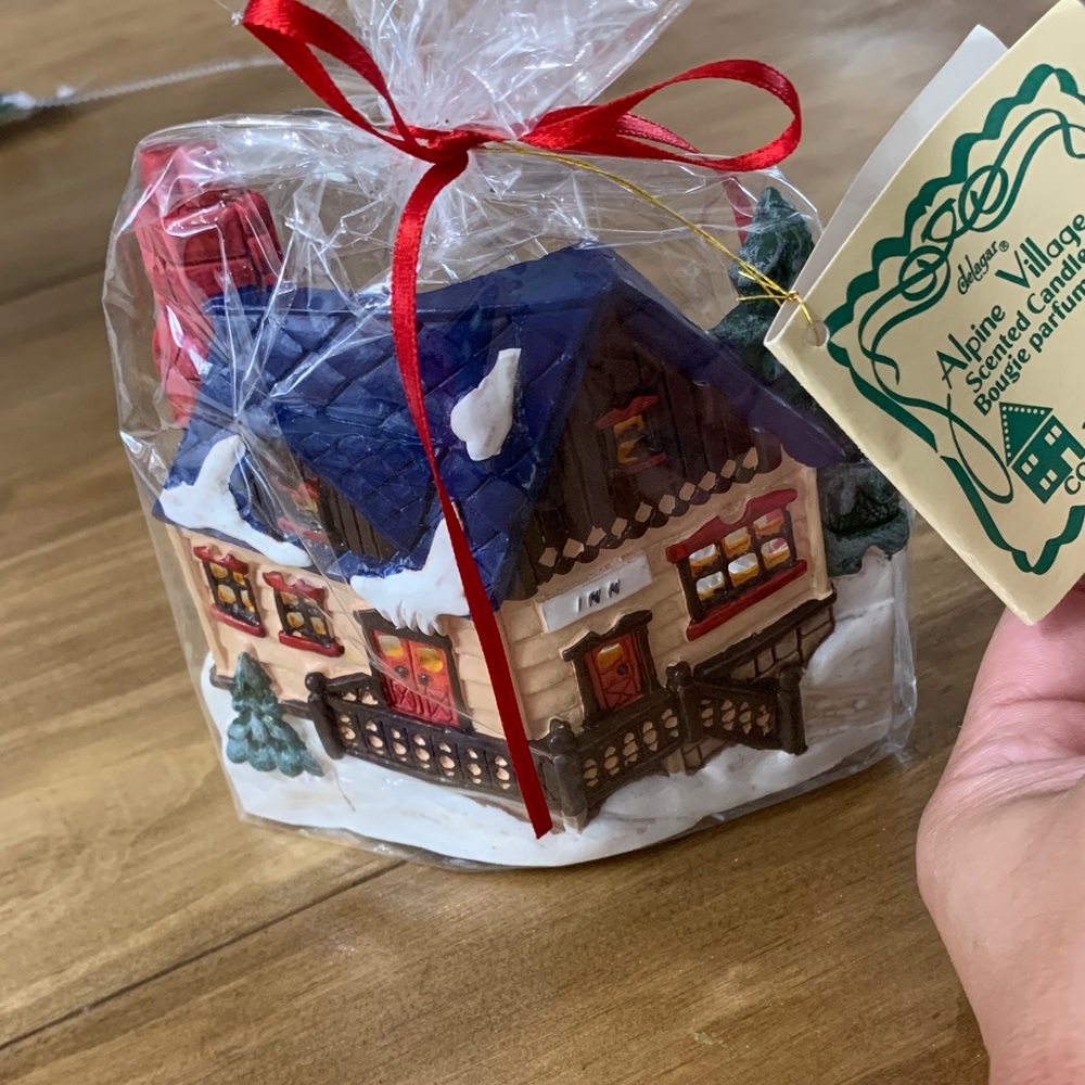 Vintage Alpine Village candle holder  Ceramic with Red and Blue 1998 series nwt